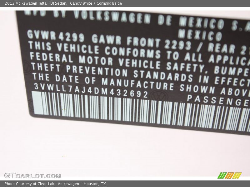 Candy White / Cornsilk Beige 2013 Volkswagen Jetta TDI Sedan