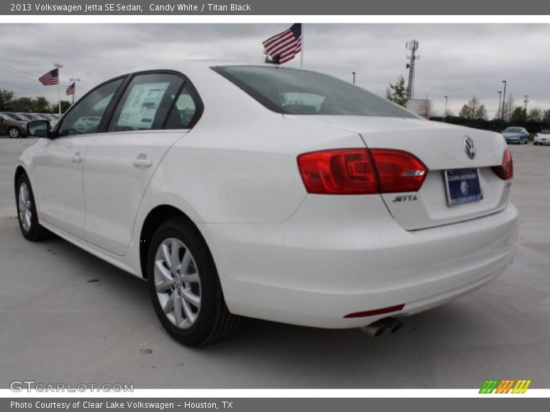 Candy White / Titan Black 2013 Volkswagen Jetta SE Sedan