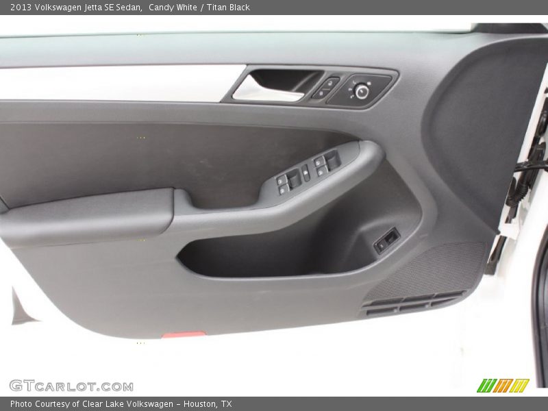 Candy White / Titan Black 2013 Volkswagen Jetta SE Sedan