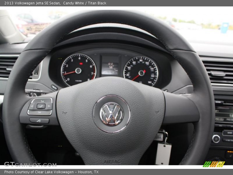Candy White / Titan Black 2013 Volkswagen Jetta SE Sedan