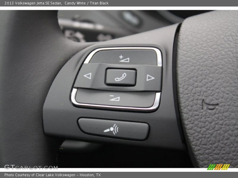 Candy White / Titan Black 2013 Volkswagen Jetta SE Sedan