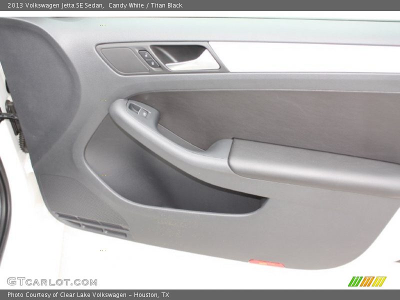 Candy White / Titan Black 2013 Volkswagen Jetta SE Sedan