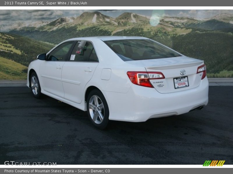 Super White / Black/Ash 2013 Toyota Camry SE