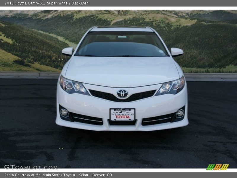Super White / Black/Ash 2013 Toyota Camry SE