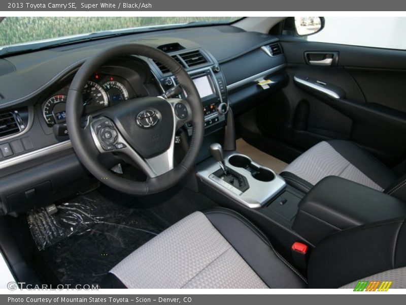 Super White / Black/Ash 2013 Toyota Camry SE