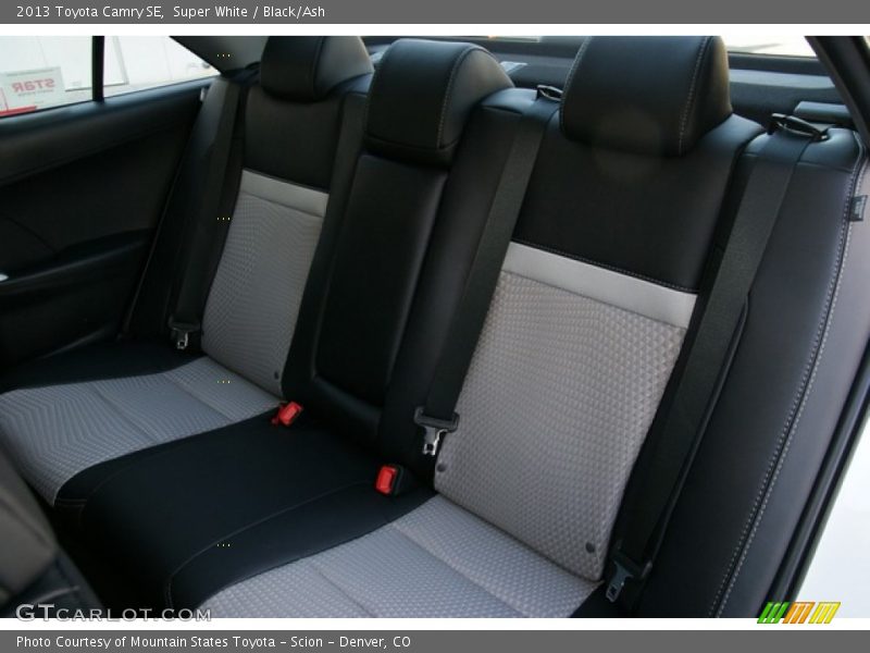 Super White / Black/Ash 2013 Toyota Camry SE
