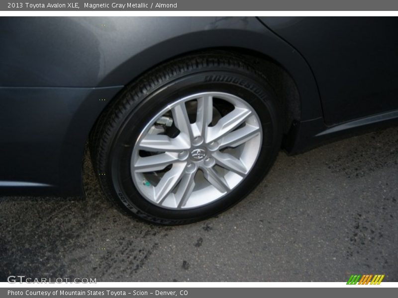 Magnetic Gray Metallic / Almond 2013 Toyota Avalon XLE