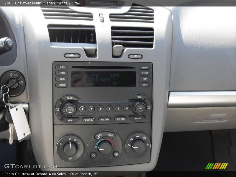 White / Gray 2005 Chevrolet Malibu Sedan