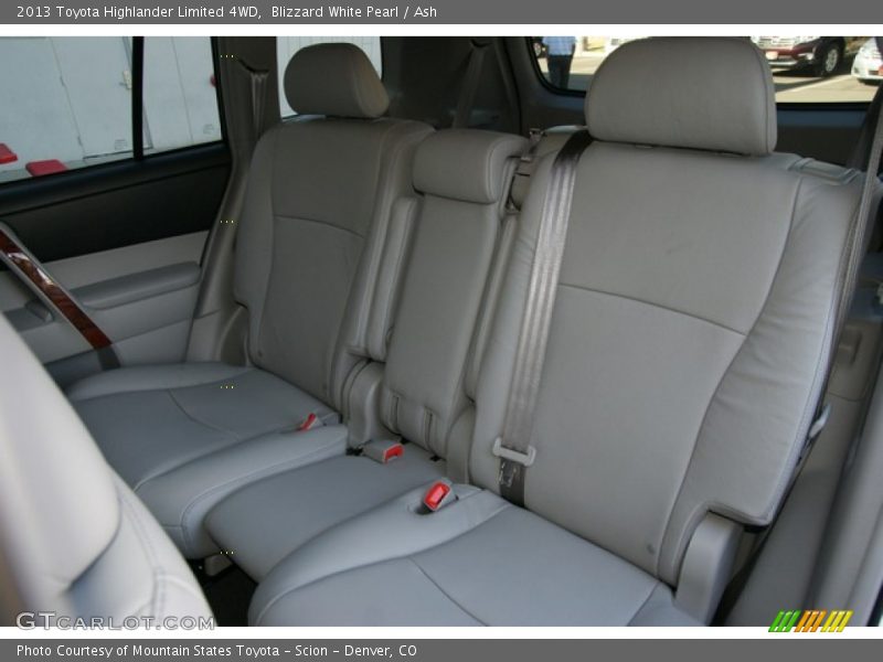 Blizzard White Pearl / Ash 2013 Toyota Highlander Limited 4WD