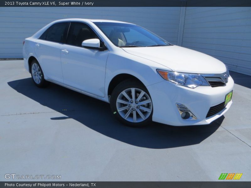 Super White / Ivory 2013 Toyota Camry XLE V6