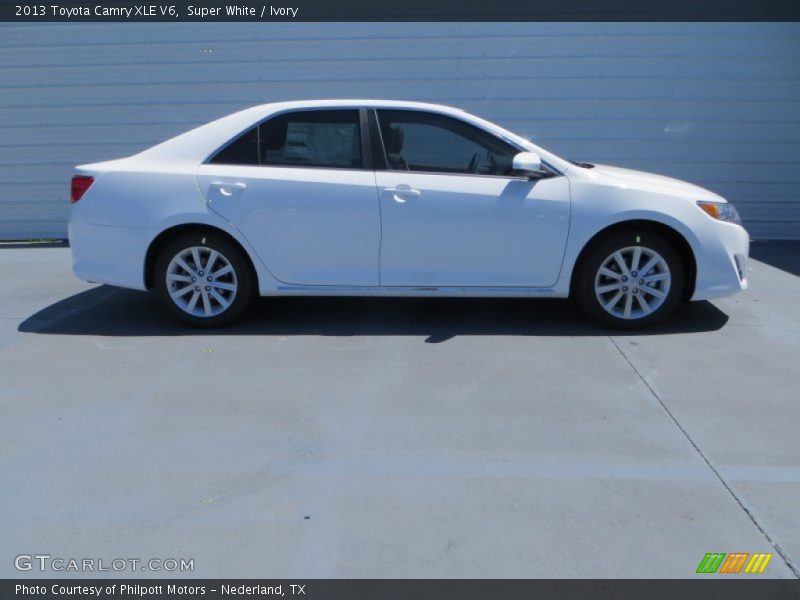 Super White / Ivory 2013 Toyota Camry XLE V6