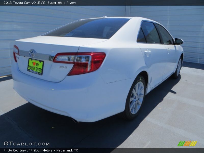 Super White / Ivory 2013 Toyota Camry XLE V6