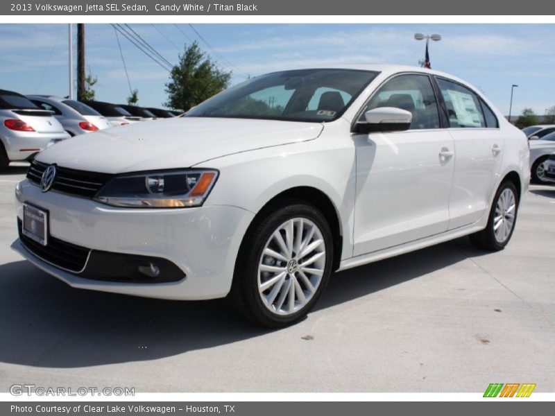 Candy White / Titan Black 2013 Volkswagen Jetta SEL Sedan