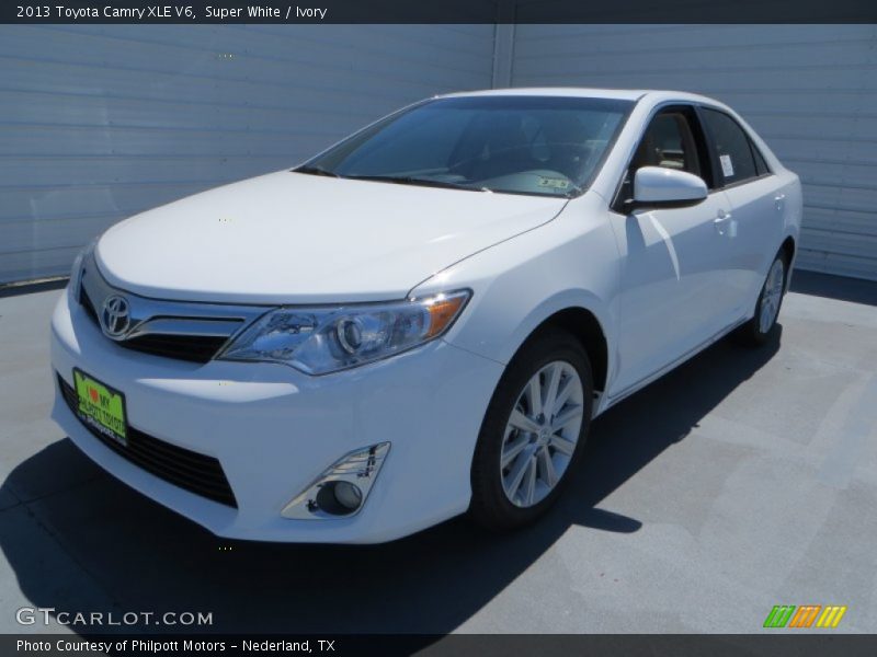 Super White / Ivory 2013 Toyota Camry XLE V6