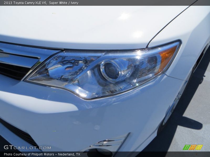 Super White / Ivory 2013 Toyota Camry XLE V6