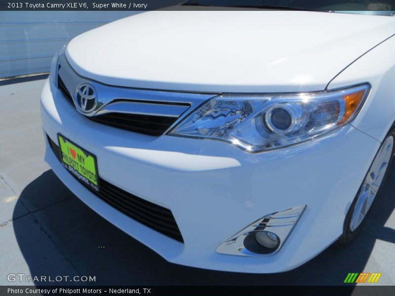 Super White / Ivory 2013 Toyota Camry XLE V6