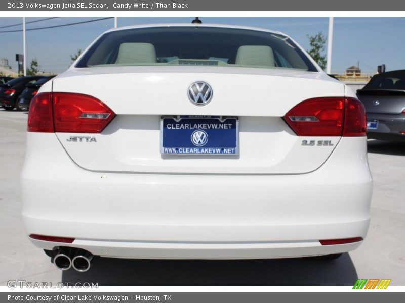Candy White / Titan Black 2013 Volkswagen Jetta SEL Sedan