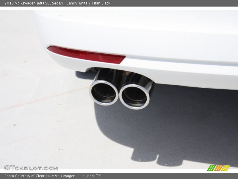 Candy White / Titan Black 2013 Volkswagen Jetta SEL Sedan