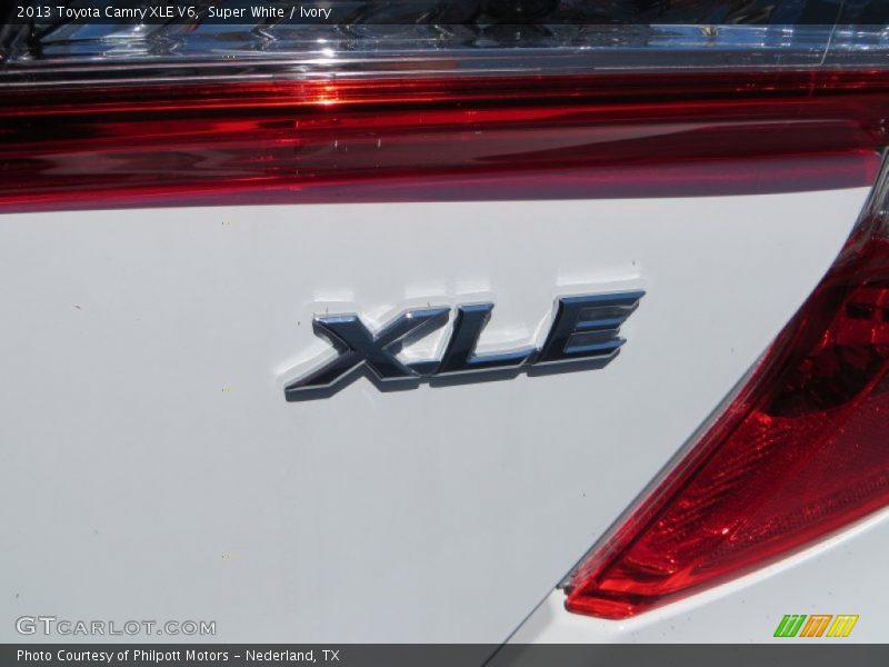 Super White / Ivory 2013 Toyota Camry XLE V6