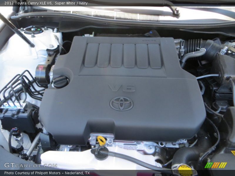 Super White / Ivory 2013 Toyota Camry XLE V6