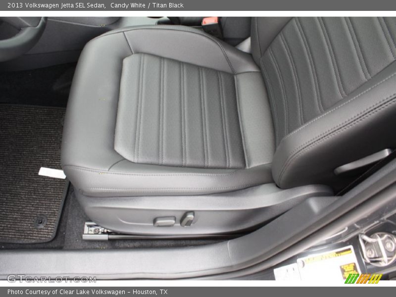 Candy White / Titan Black 2013 Volkswagen Jetta SEL Sedan