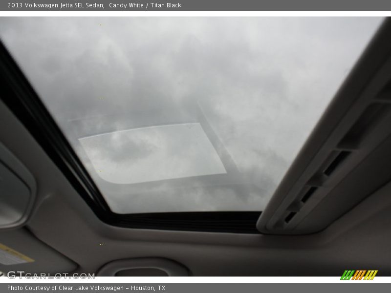 Candy White / Titan Black 2013 Volkswagen Jetta SEL Sedan