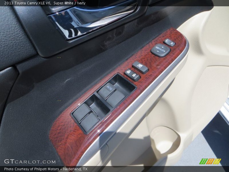 Super White / Ivory 2013 Toyota Camry XLE V6