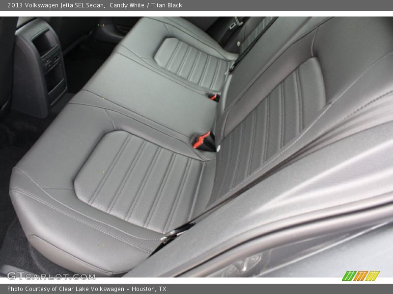 Candy White / Titan Black 2013 Volkswagen Jetta SEL Sedan
