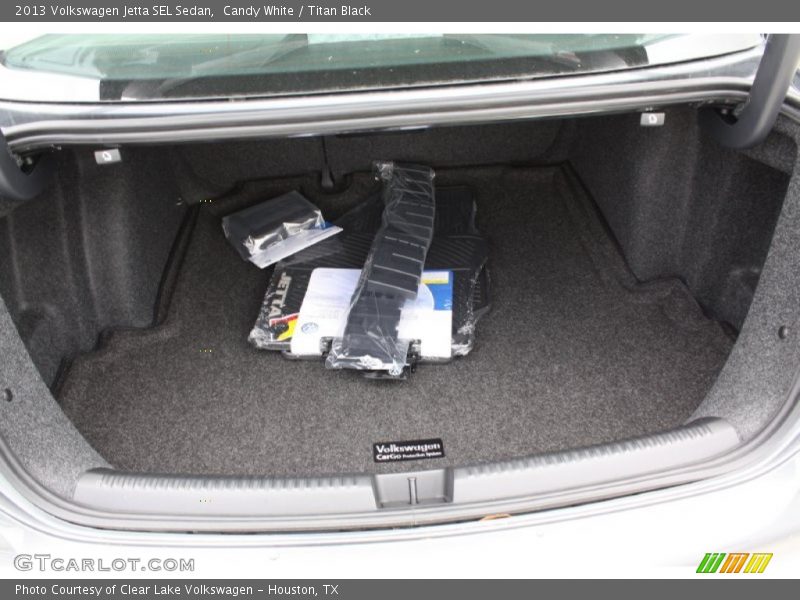 Candy White / Titan Black 2013 Volkswagen Jetta SEL Sedan