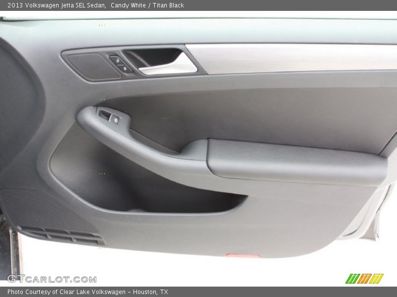 Candy White / Titan Black 2013 Volkswagen Jetta SEL Sedan