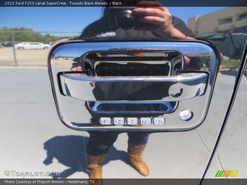 Tuxedo Black Metallic / Black 2013 Ford F150 Lariat SuperCrew