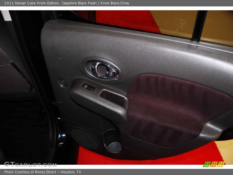 Sapphire Black Pearl / Krom Black/Gray 2011 Nissan Cube Krom Edition