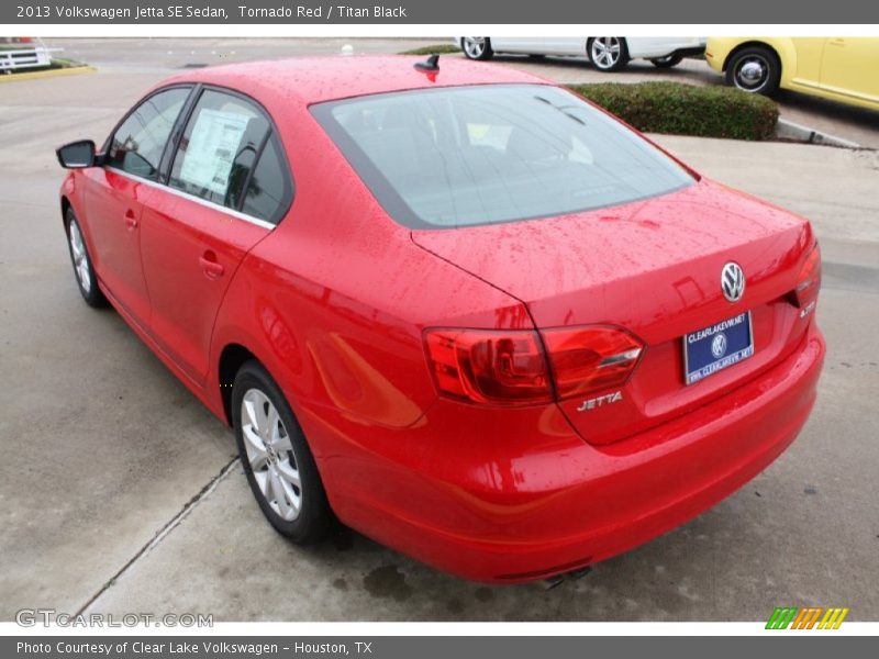 Tornado Red / Titan Black 2013 Volkswagen Jetta SE Sedan
