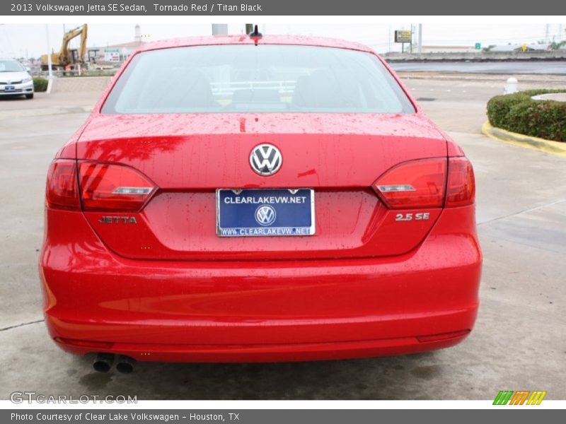 Tornado Red / Titan Black 2013 Volkswagen Jetta SE Sedan