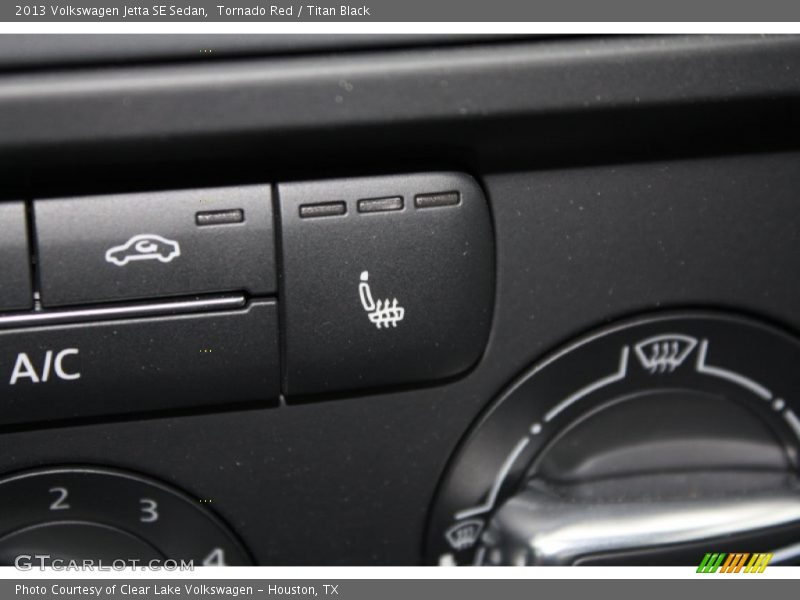 Tornado Red / Titan Black 2013 Volkswagen Jetta SE Sedan