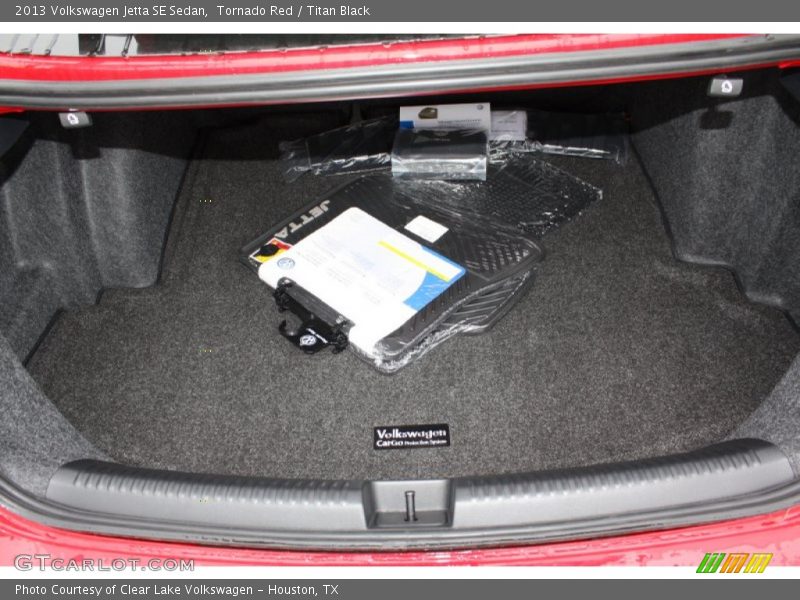 Tornado Red / Titan Black 2013 Volkswagen Jetta SE Sedan