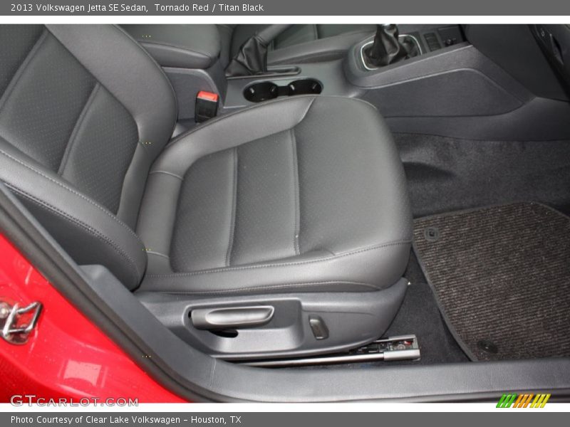 Tornado Red / Titan Black 2013 Volkswagen Jetta SE Sedan