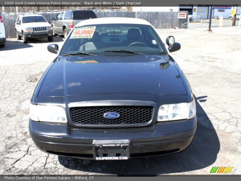 Black and White / Dark Charcoal 2005 Ford Crown Victoria Police Interceptor