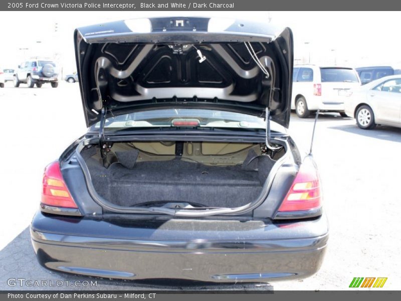 Black and White / Dark Charcoal 2005 Ford Crown Victoria Police Interceptor