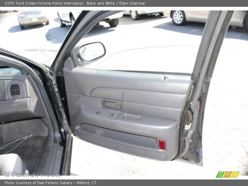 Black and White / Dark Charcoal 2005 Ford Crown Victoria Police Interceptor