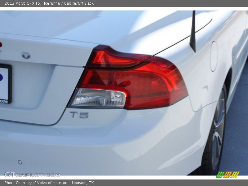 Ice White / Calcite/Off Black 2013 Volvo C70 T5