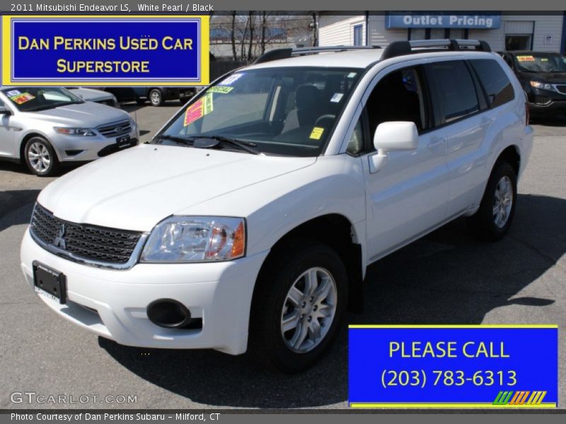 White Pearl / Black 2011 Mitsubishi Endeavor LS