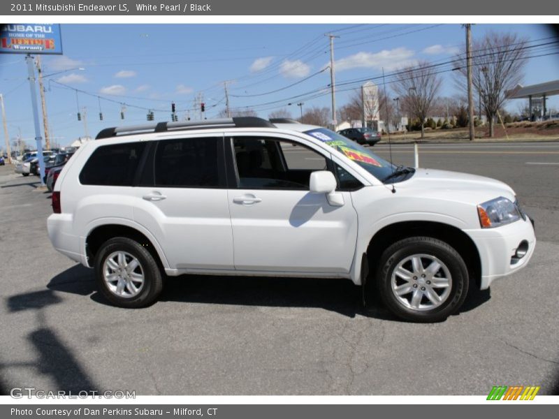 White Pearl / Black 2011 Mitsubishi Endeavor LS