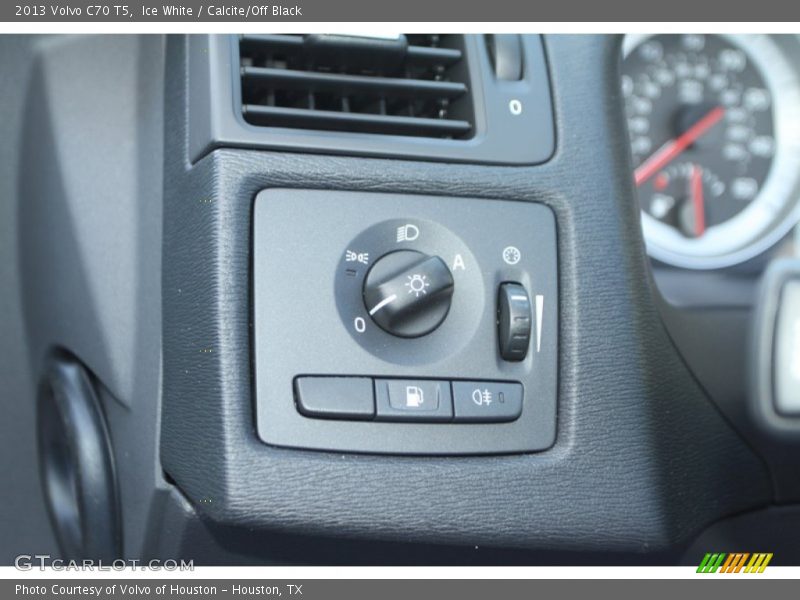 Ice White / Calcite/Off Black 2013 Volvo C70 T5