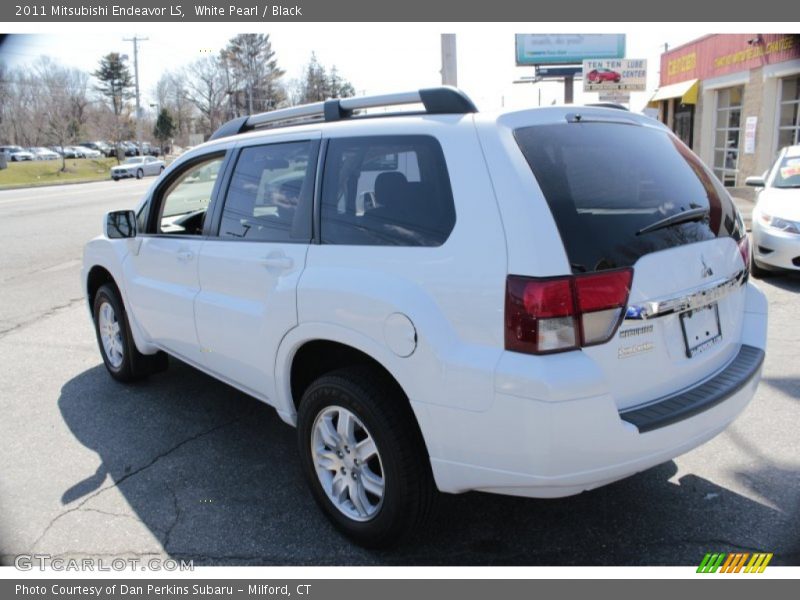 White Pearl / Black 2011 Mitsubishi Endeavor LS