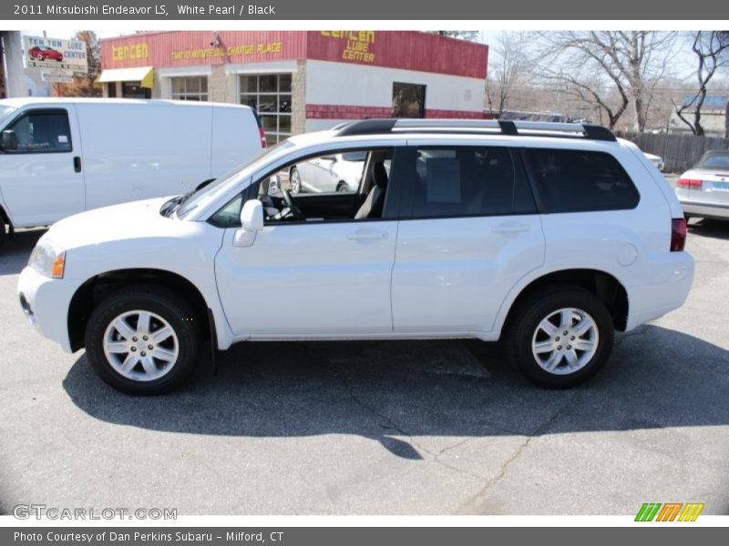 White Pearl / Black 2011 Mitsubishi Endeavor LS