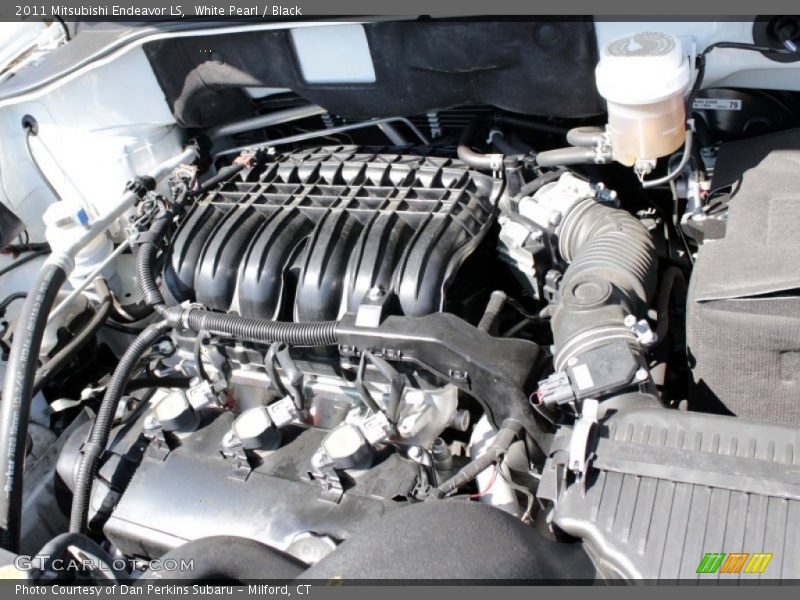 White Pearl / Black 2011 Mitsubishi Endeavor LS