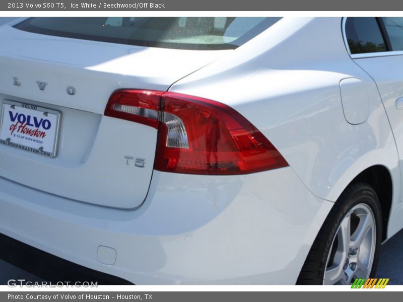 Ice White / Beechwood/Off Black 2013 Volvo S60 T5