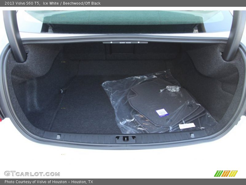 Ice White / Beechwood/Off Black 2013 Volvo S60 T5