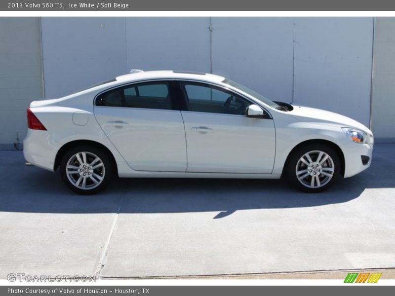Ice White / Soft Beige 2013 Volvo S60 T5